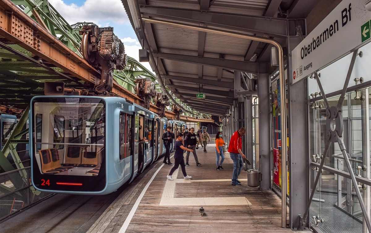 Düsseldorf Havalimanından Wuppertal'daki Tekno Service Yurduna Ulaşım